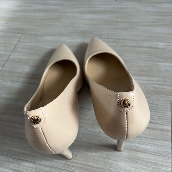 Michael Kors beige leather heel - Picture 5 of 9
